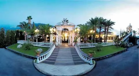 Hotel Grand La Sonrisa